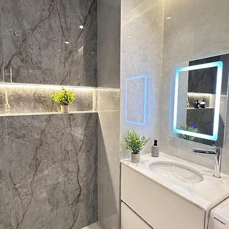 Frida Luxury Apartment